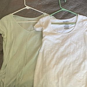 Lot of 2 maternity tees